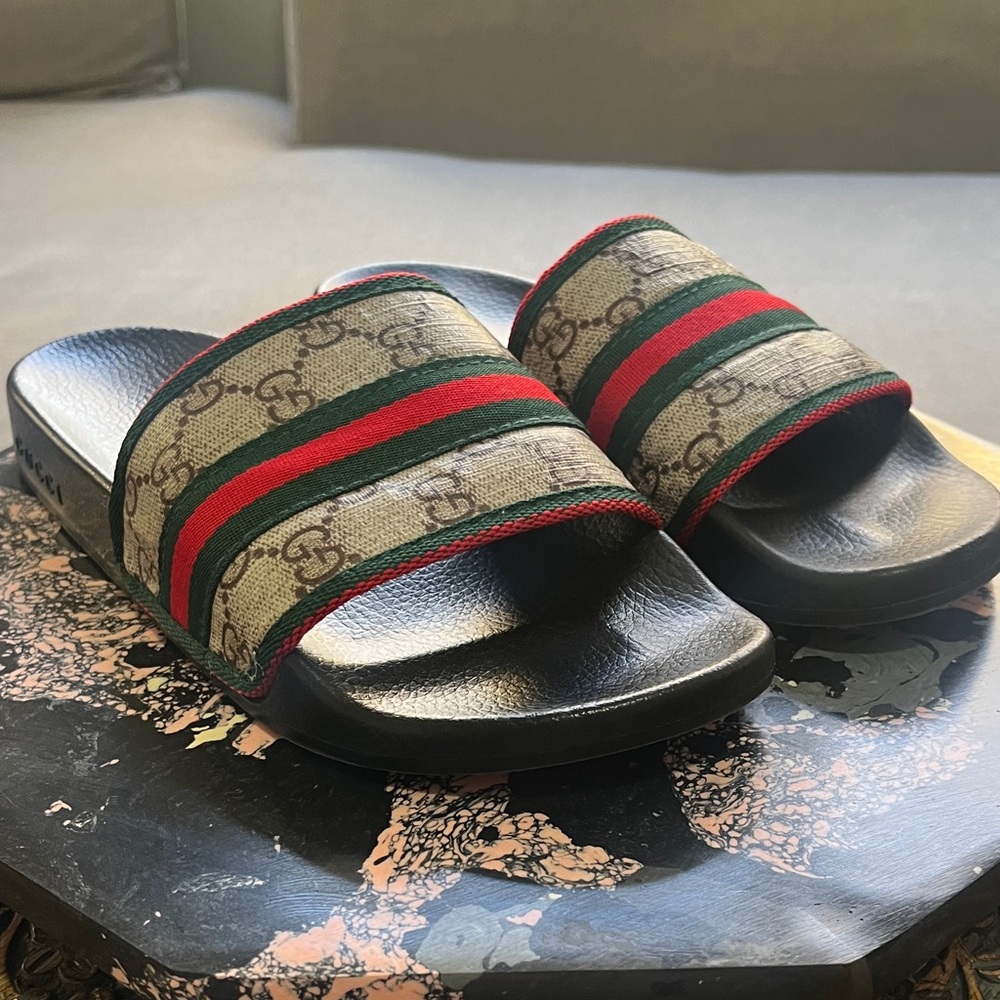 Gucci Beige and Black Slides with Red and Green Stripes Men’s 8, Women’s 9.5